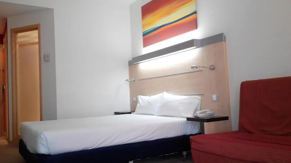 B&B Hotel Girona 3 Salt 3*,